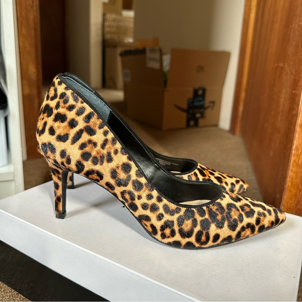 Alfani| Jeules Pointed Toe Pumps - Picture 3 of 3